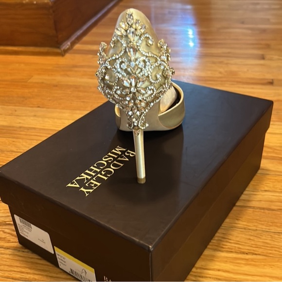 Beautiful wedding heels - Picture 2 of 5